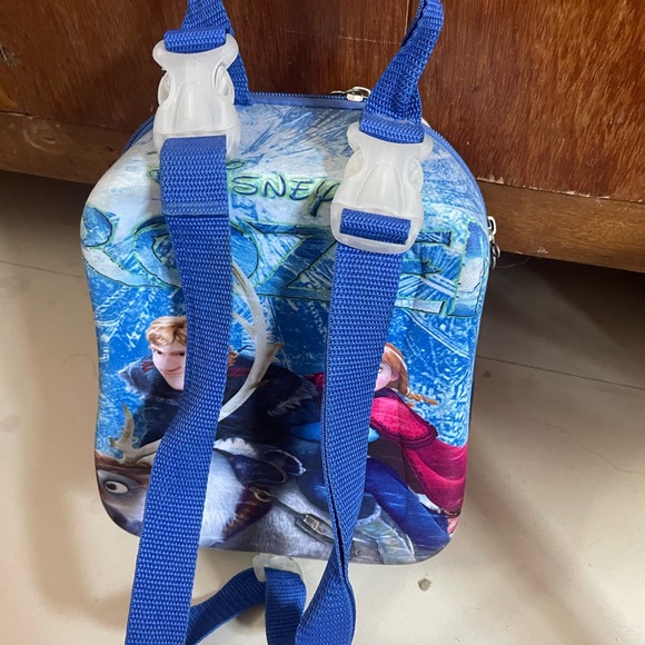 Frozen Disney hard cover backpack. Girls. - Picture 4 of 4